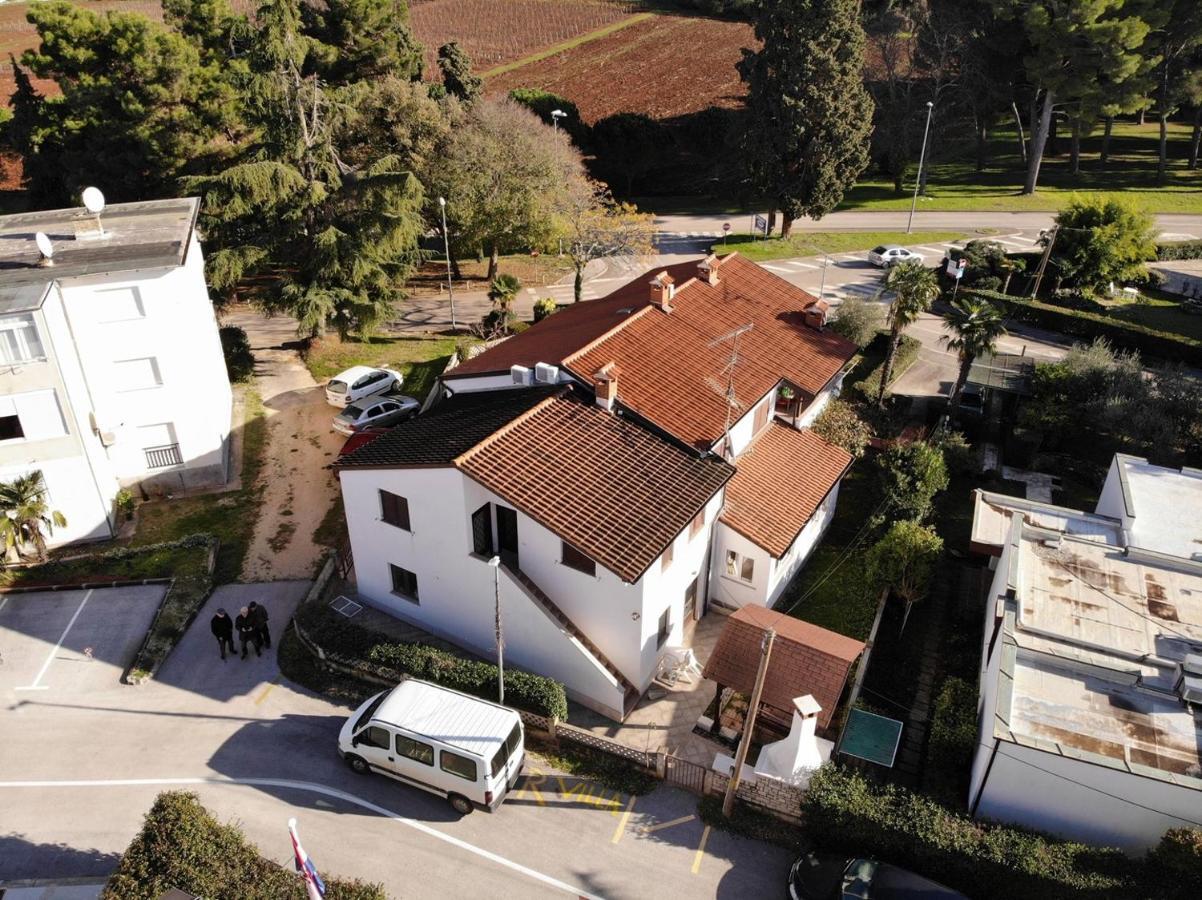 Apartments Kadum Porec Center Near The Beach Экстерьер фото
